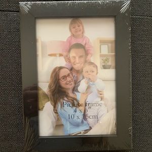 4X6 black picture frames. Box of 12.